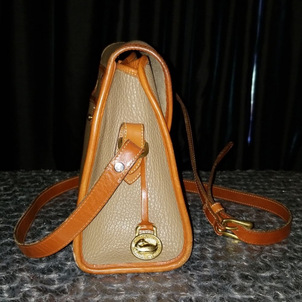 Vintage Dooney and Bourke Med.Essex bag - Picture 3 of 8